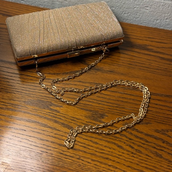 Elegant Gold Evening Clutch - Picture 5 of 6